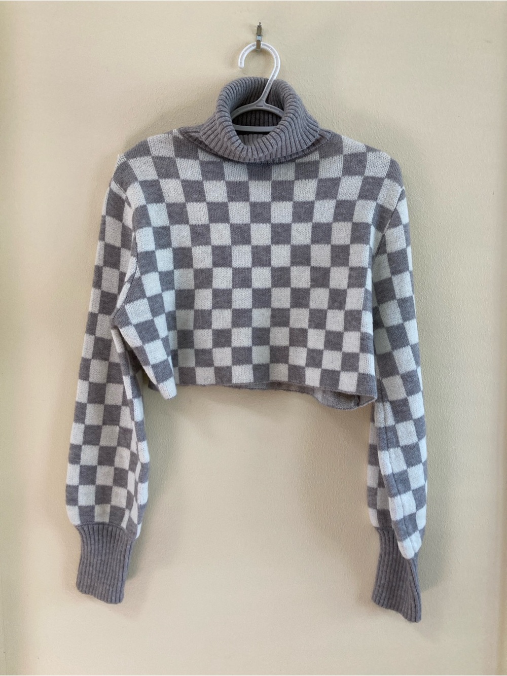 12th Tribe Gray & White Checkered Cropped Turtleneck Sweater